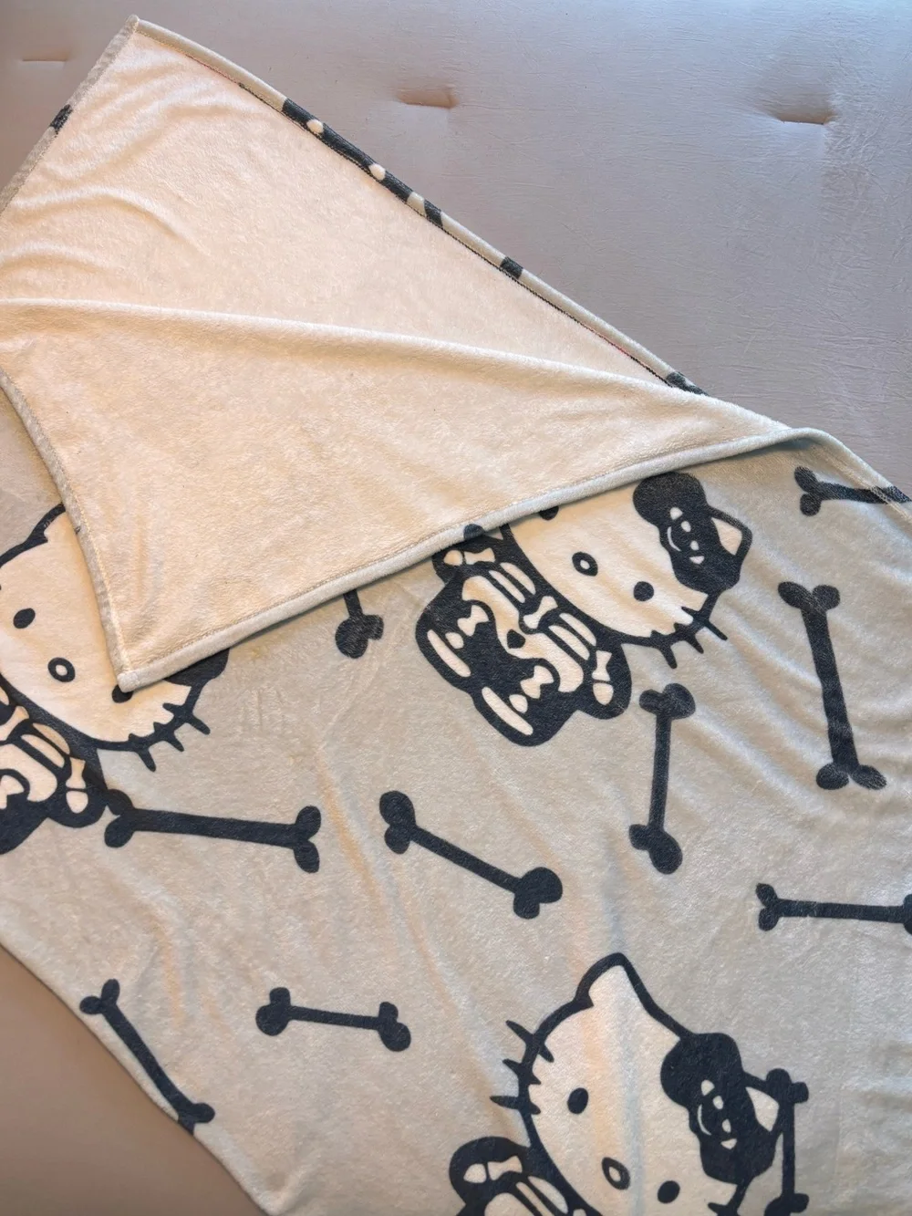 Hello Kitty throw blanket